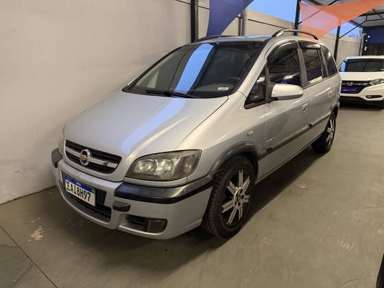 CHEVROLET ZAFIRA 2.0 MPFI ELEGANCE 8V FLEX 4P MANUAL CHEVROLET ZAFIRA 2.0 MPFI ELEGANCE 8V FLEX 4P MANUAL